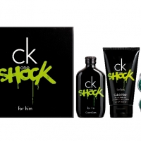 5950-eau-de-toilette-gel-doccia-shampoo-e-cuffie-ck-one-shock-him-pack-noir-prduits