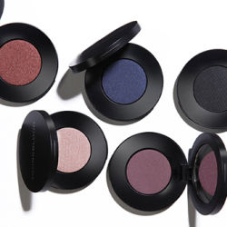 Pressed Mineral Eyeshadow di Youngblood, euro 21