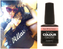 per le sue unghie Rihanna sceglie Artistic Colour Gloss