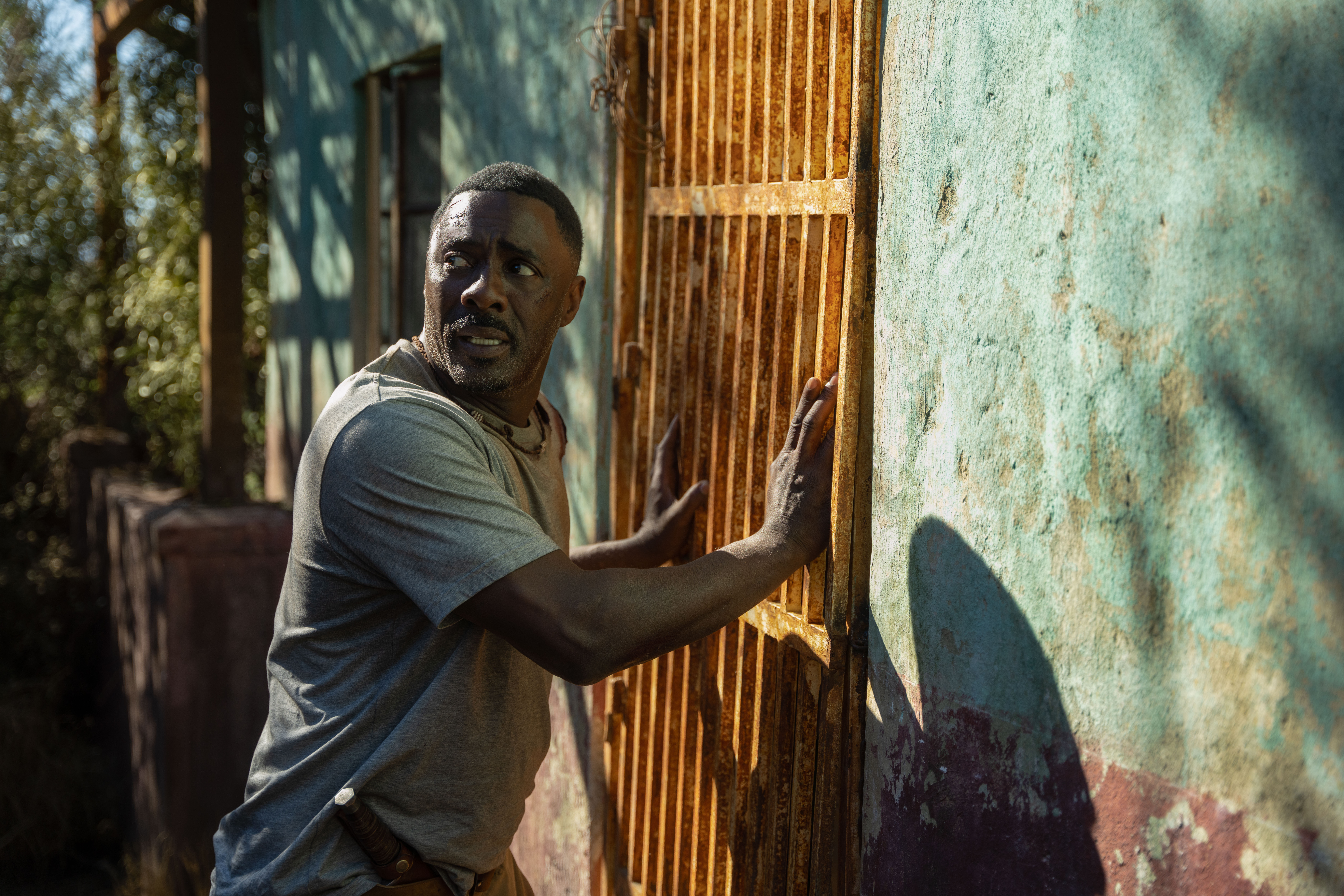 Idris Elba as Dr. Nate Samuels in Beast, directed by Baltasar Kormákur.
