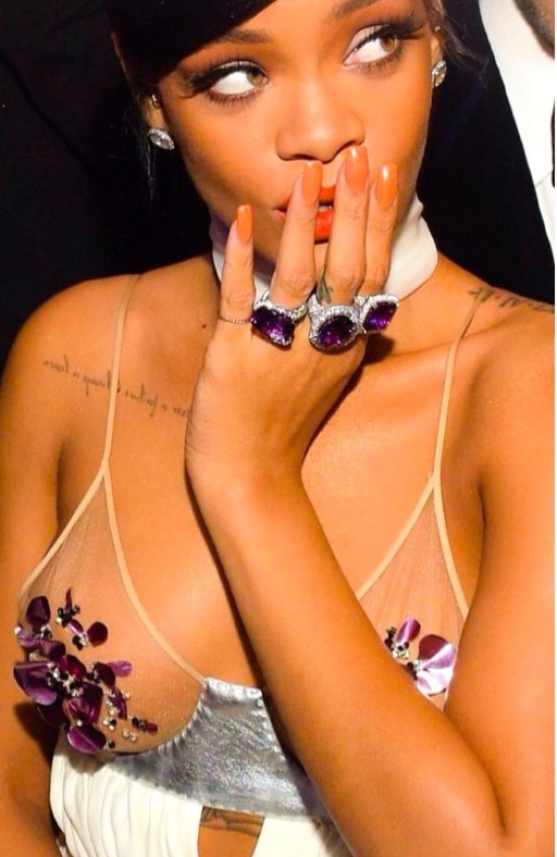Rihanna-in-Tom-Ford-SS15-at-the-amfAR-Gala-2014